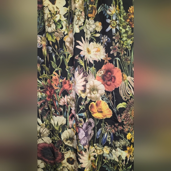 Elegant Floral Maxi Dress By Viris Zamara - Picture 4 of 13